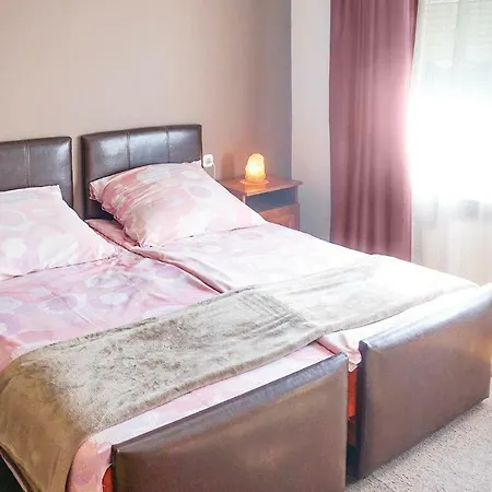Two Bedroom Holiday In Ferienhaus *
