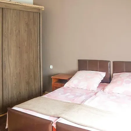 Two Bedroom Holiday In Ferienhaus *